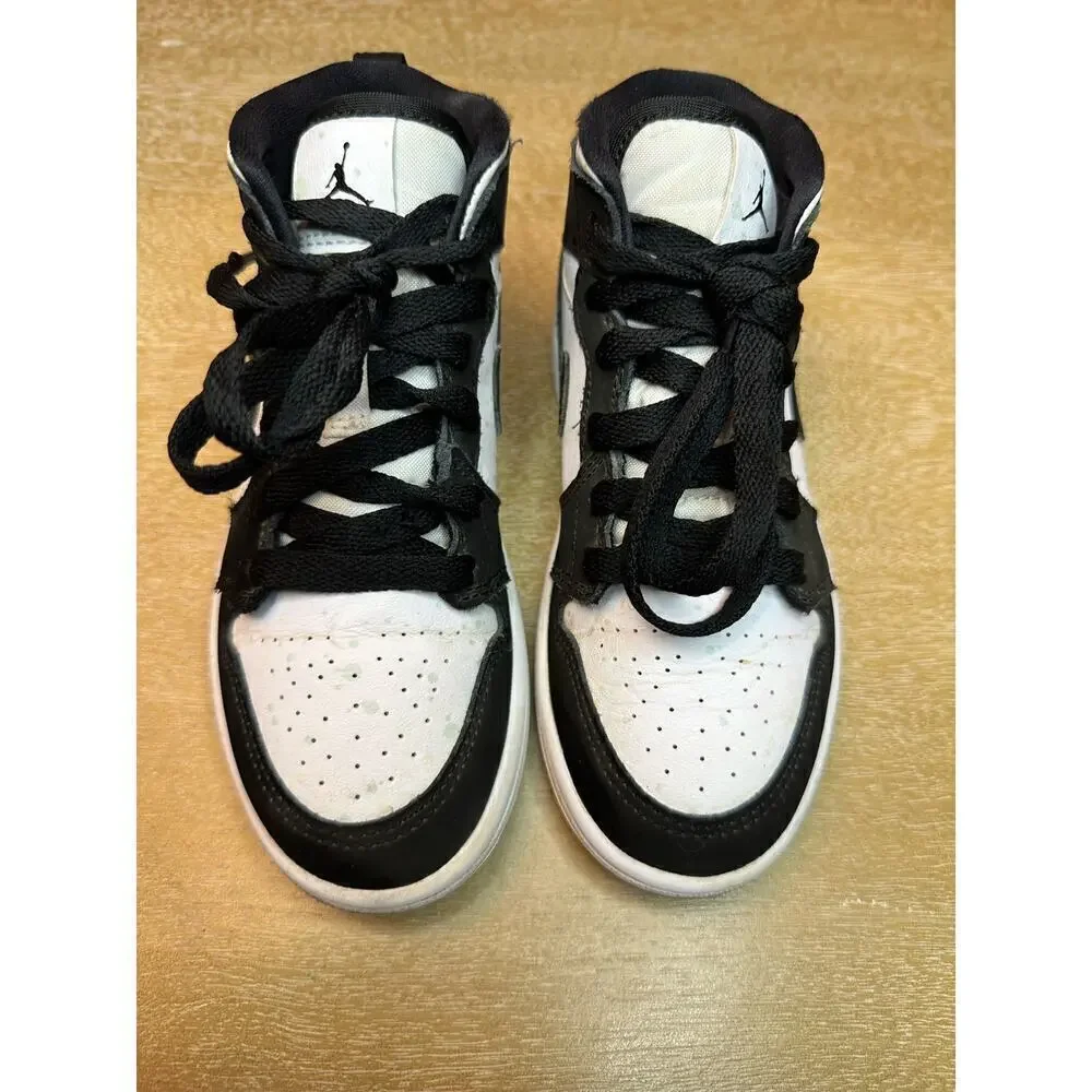 Nike jordan mid